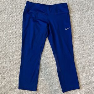 Nike Dri-fit Capri Leggings Size M